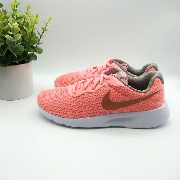 nike tanjun womens pink